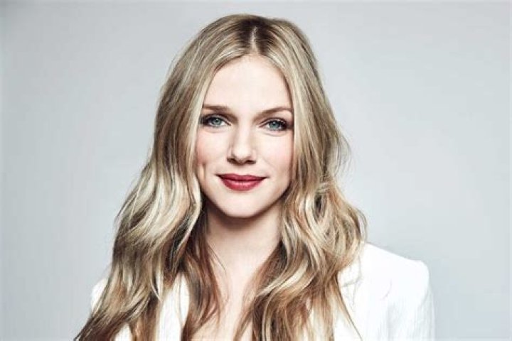 Tracy Spiridakos: Unveiling Her Marital Status